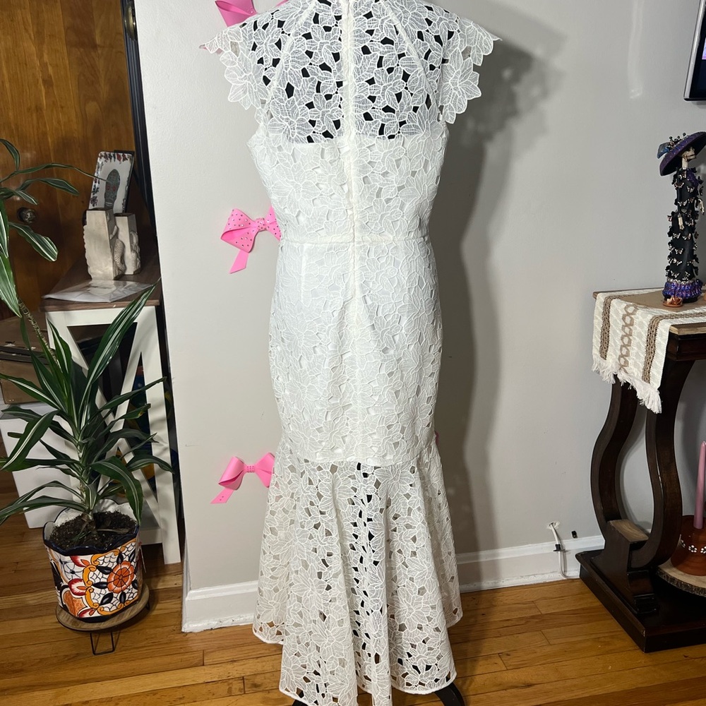 Off White Dress (use as you like) - Picture 5 of 17